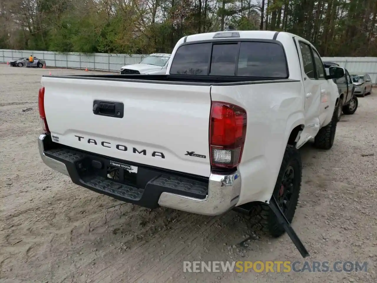 4 Photograph of a damaged car 3TYAX5GN6NT047220 TOYOTA TACOMA 2022