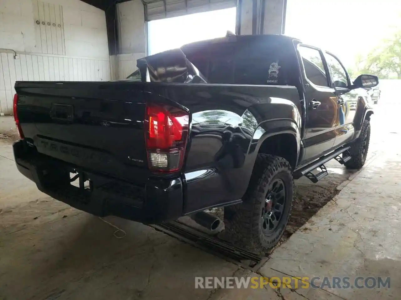 4 Photograph of a damaged car 3TYAX5GNXNT034700 TOYOTA TACOMA 2022