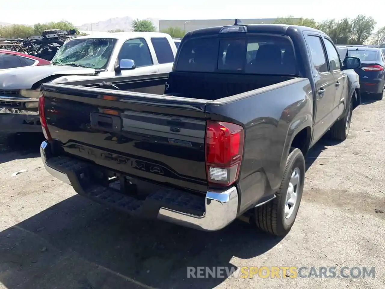 4 Photograph of a damaged car 3TYAX5GNXNT058138 TOYOTA TACOMA 2022