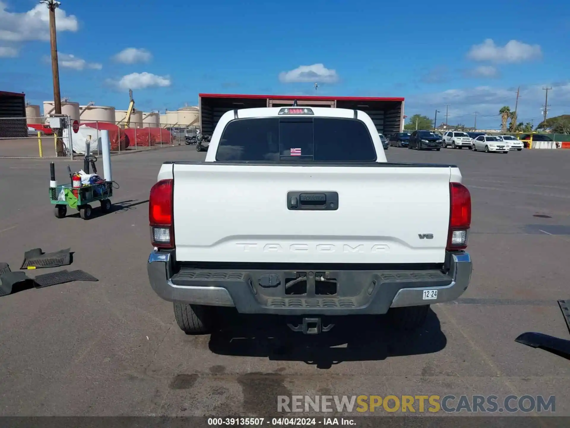 17 Photograph of a damaged car 3TYAZ5CN1NT019034 TOYOTA TACOMA 2022