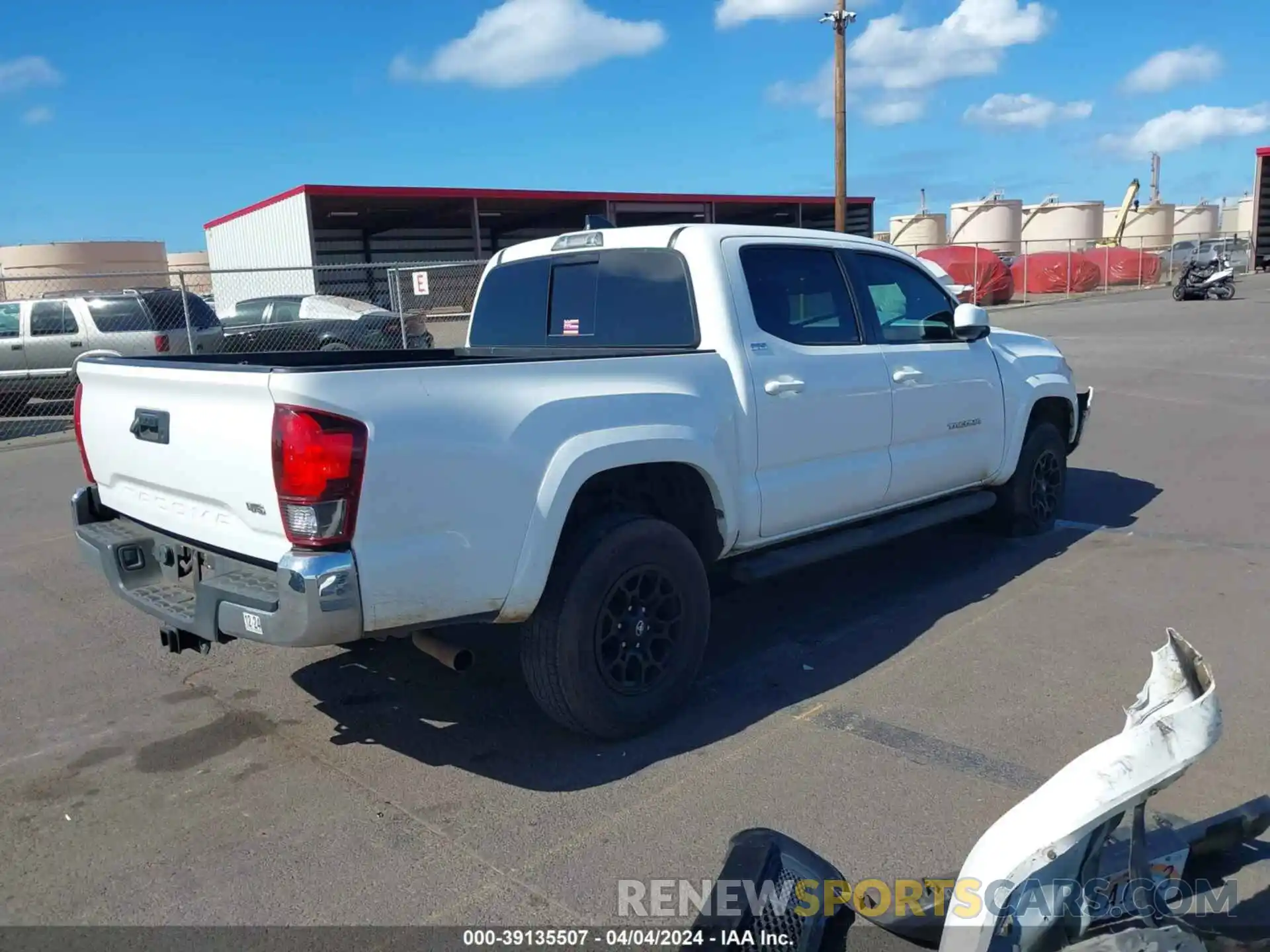 4 Photograph of a damaged car 3TYAZ5CN1NT019034 TOYOTA TACOMA 2022