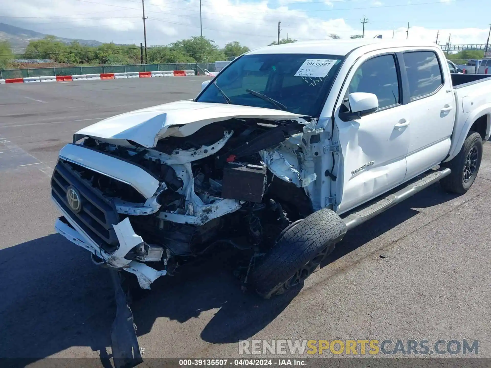 6 Photograph of a damaged car 3TYAZ5CN1NT019034 TOYOTA TACOMA 2022