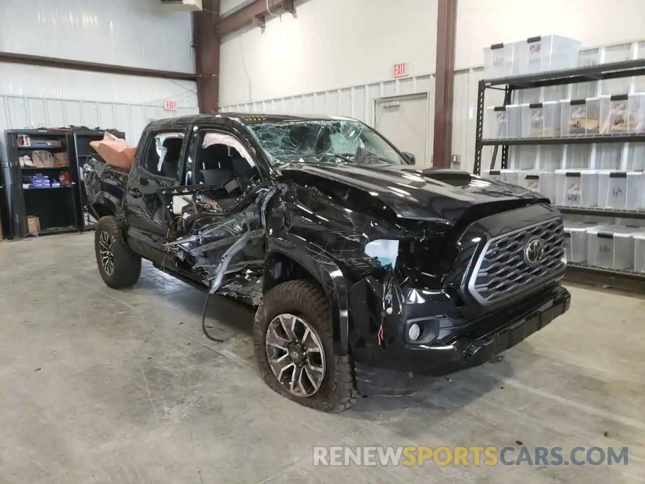 1 Photograph of a damaged car 3TYAZ5CN6NT015951 TOYOTA TACOMA 2022