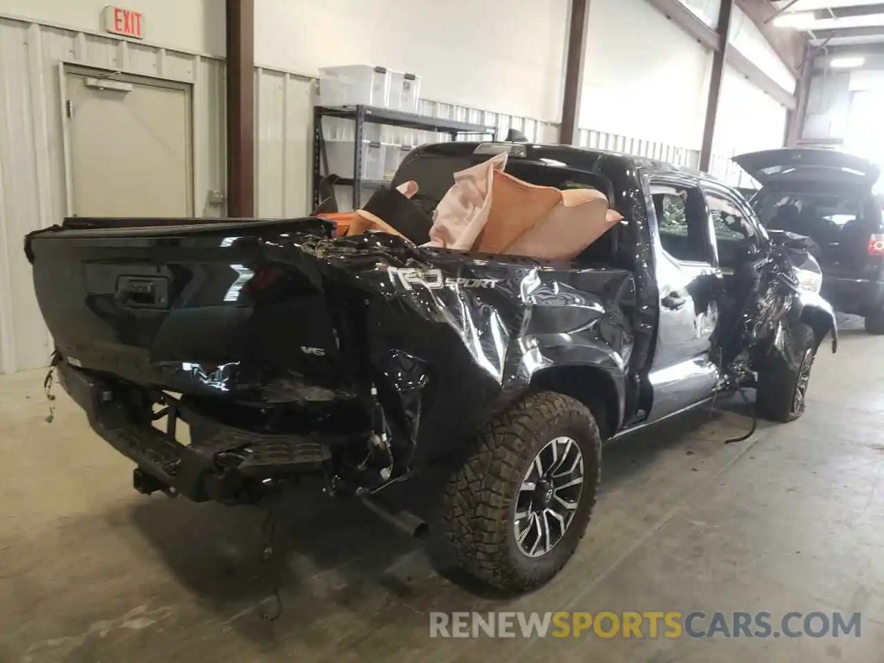 4 Photograph of a damaged car 3TYAZ5CN6NT015951 TOYOTA TACOMA 2022