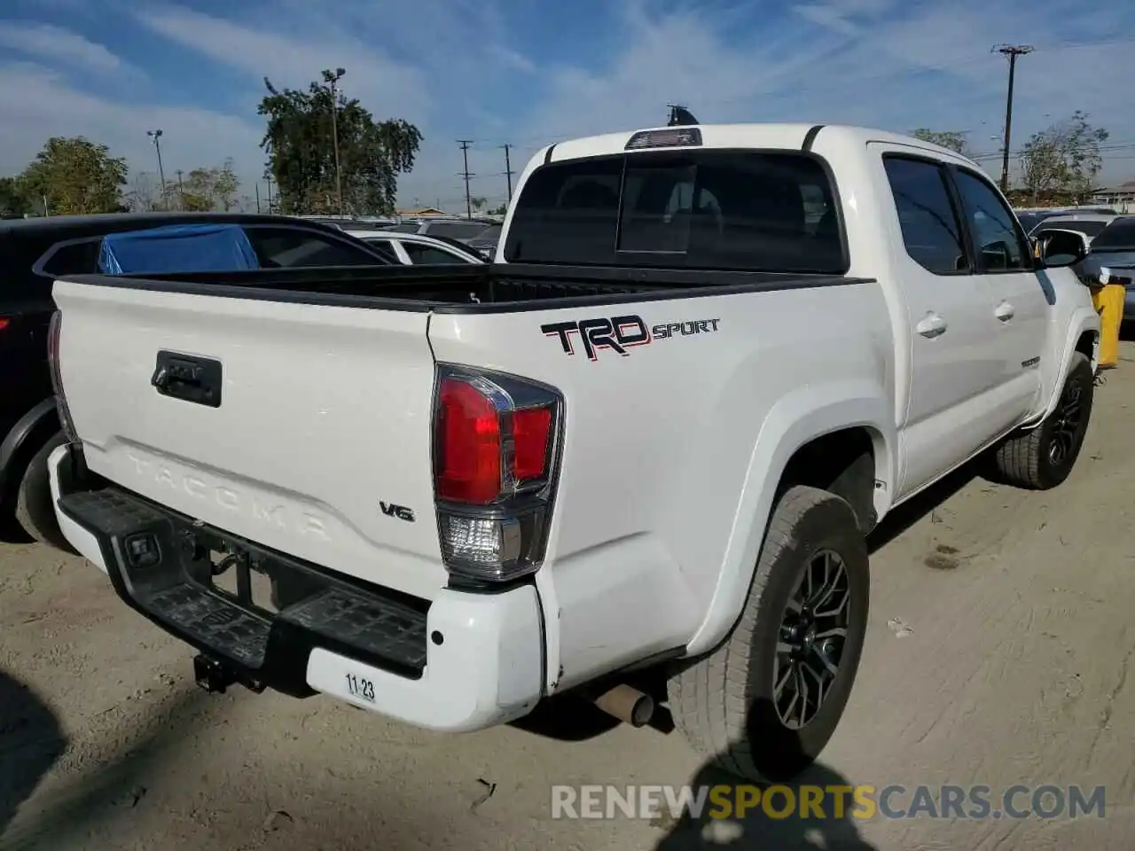 4 Photograph of a damaged car 3TYAZ5CN9NT013109 TOYOTA TACOMA 2022