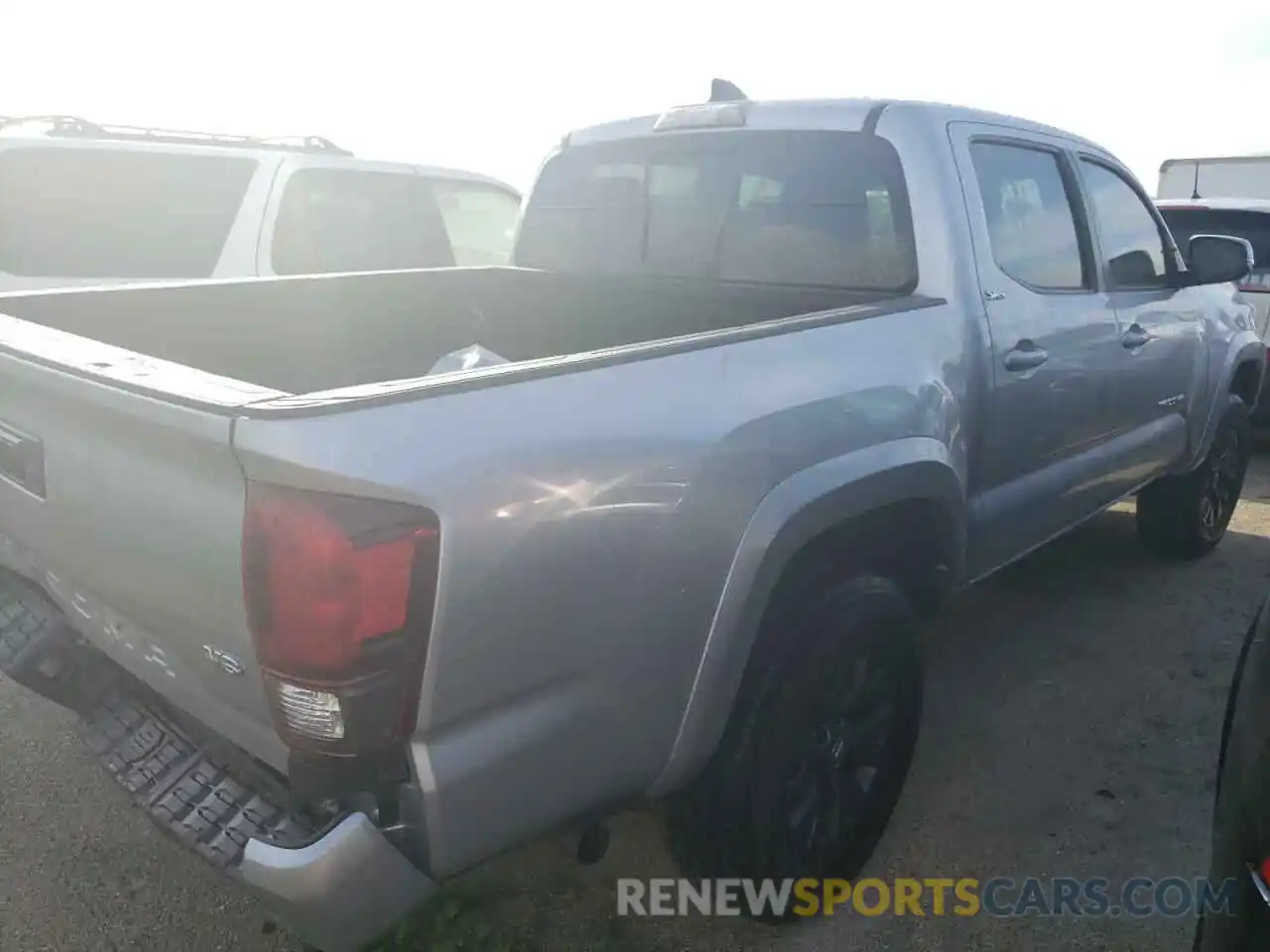 4 Photograph of a damaged car 3TYAZ5CN9NT016074 TOYOTA TACOMA 2022