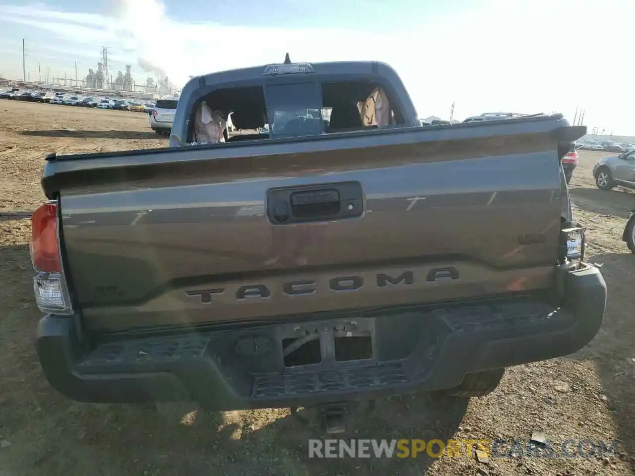 6 Photograph of a damaged car 3TYCZ5AN0NT094707 TOYOTA TACOMA 2022