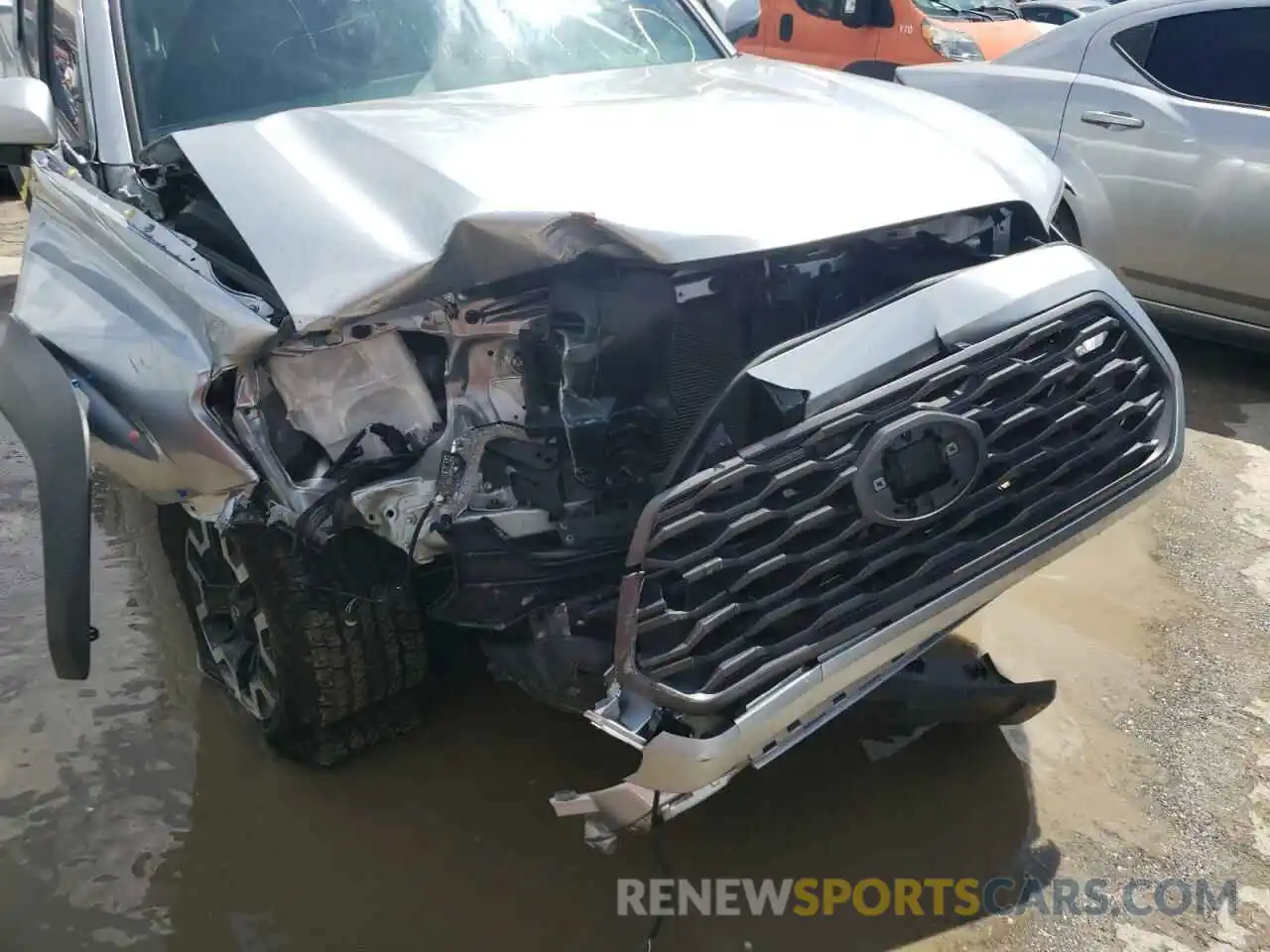 9 Photograph of a damaged car 3TYCZ5AN1NT055799 TOYOTA TACOMA 2022