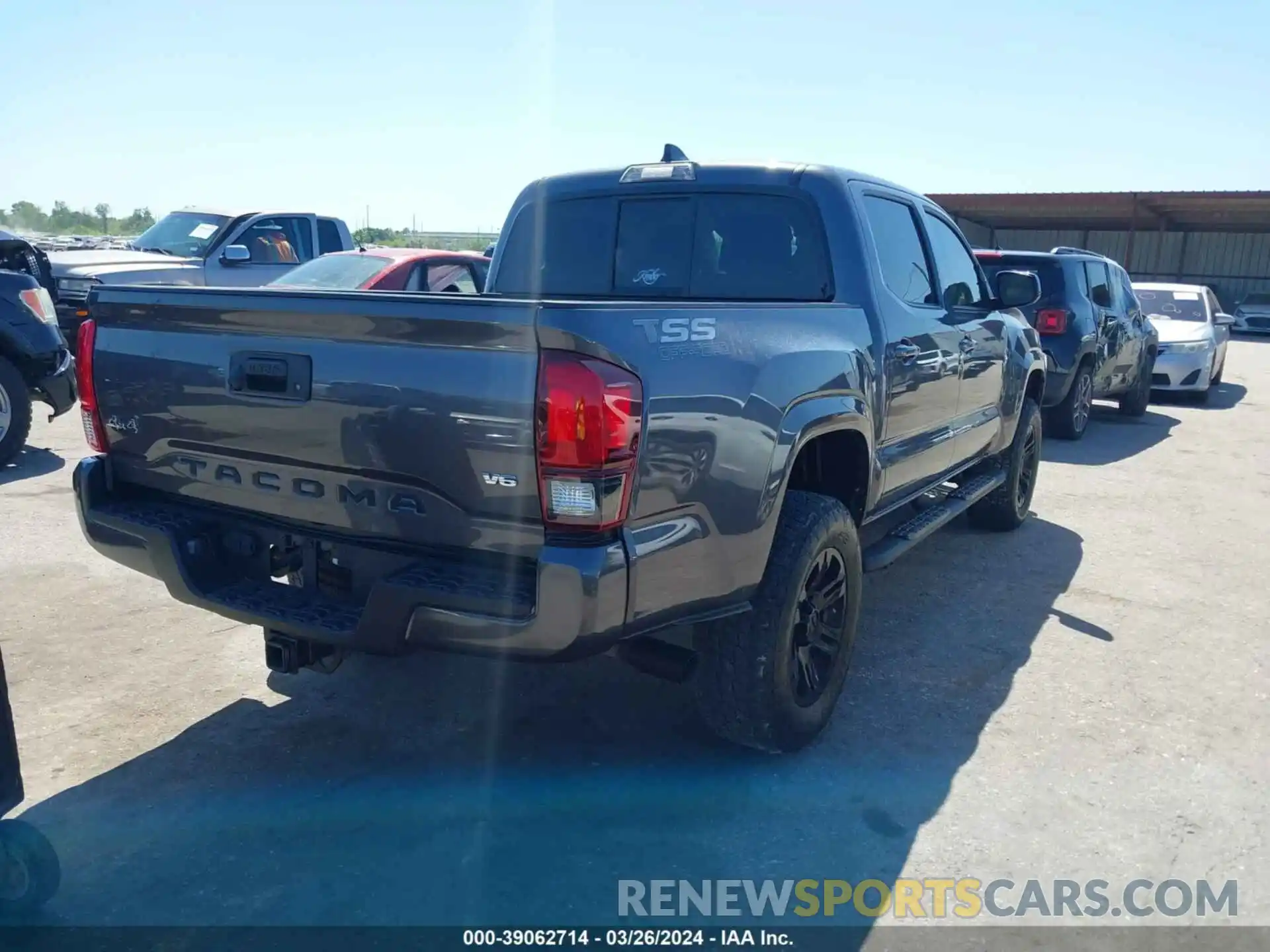 4 Photograph of a damaged car 3TYCZ5AN1NT081268 TOYOTA TACOMA 2022