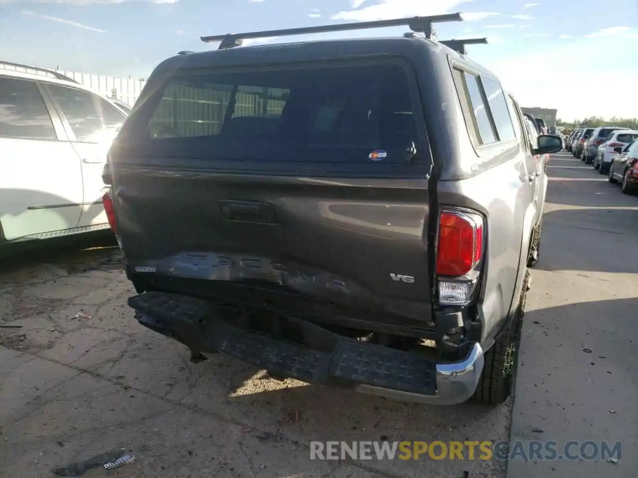 9 Photograph of a damaged car 3TYCZ5AN3NT076489 TOYOTA TACOMA 2022