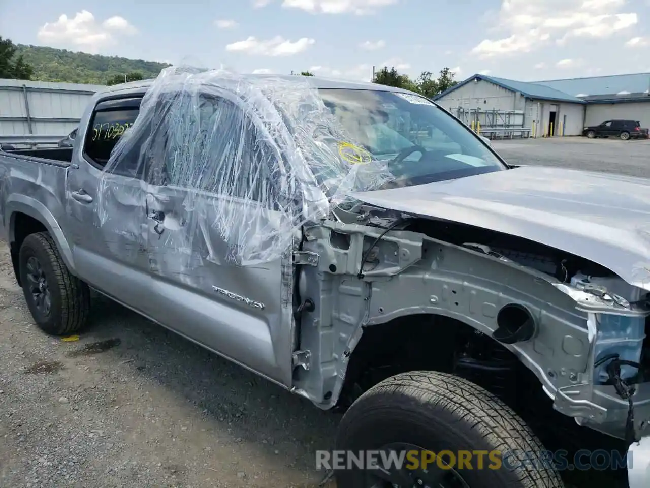 9 Photograph of a damaged car 3TYCZ5AN4NT057790 TOYOTA TACOMA 2022