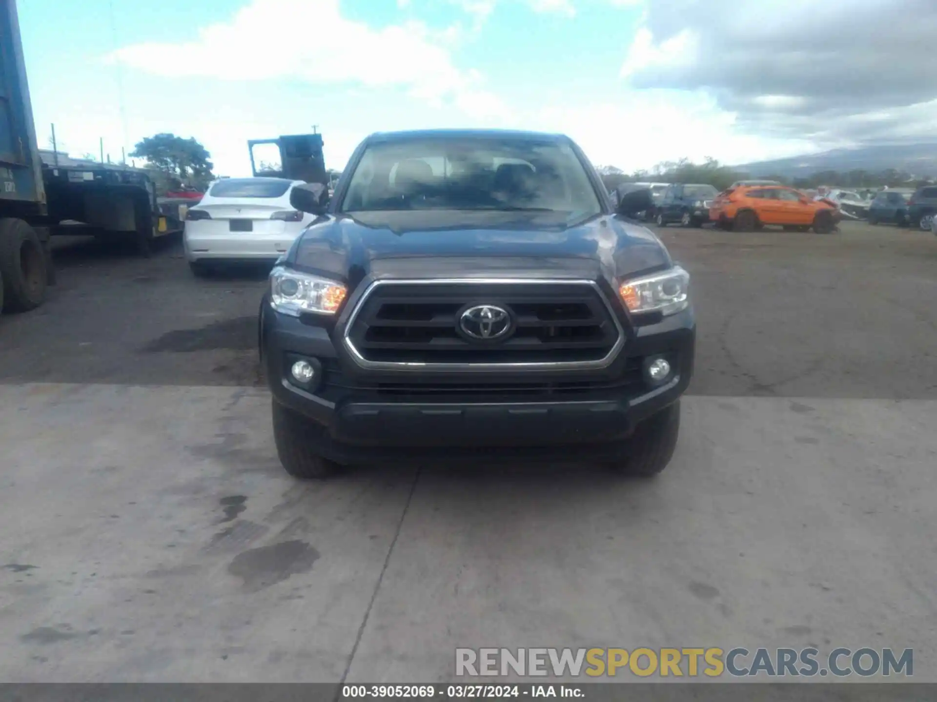 12 Photograph of a damaged car 3TYCZ5AN5NT060486 TOYOTA TACOMA 2022