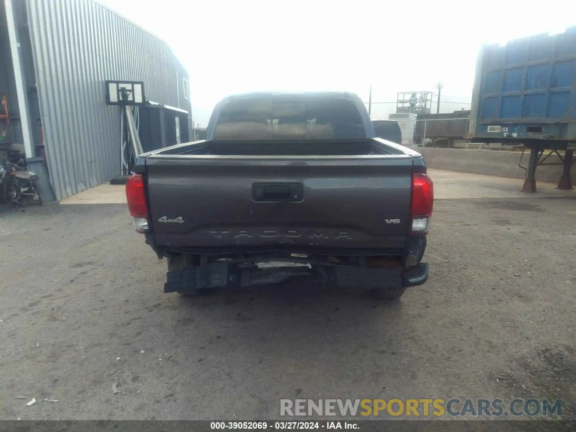 16 Photograph of a damaged car 3TYCZ5AN5NT060486 TOYOTA TACOMA 2022