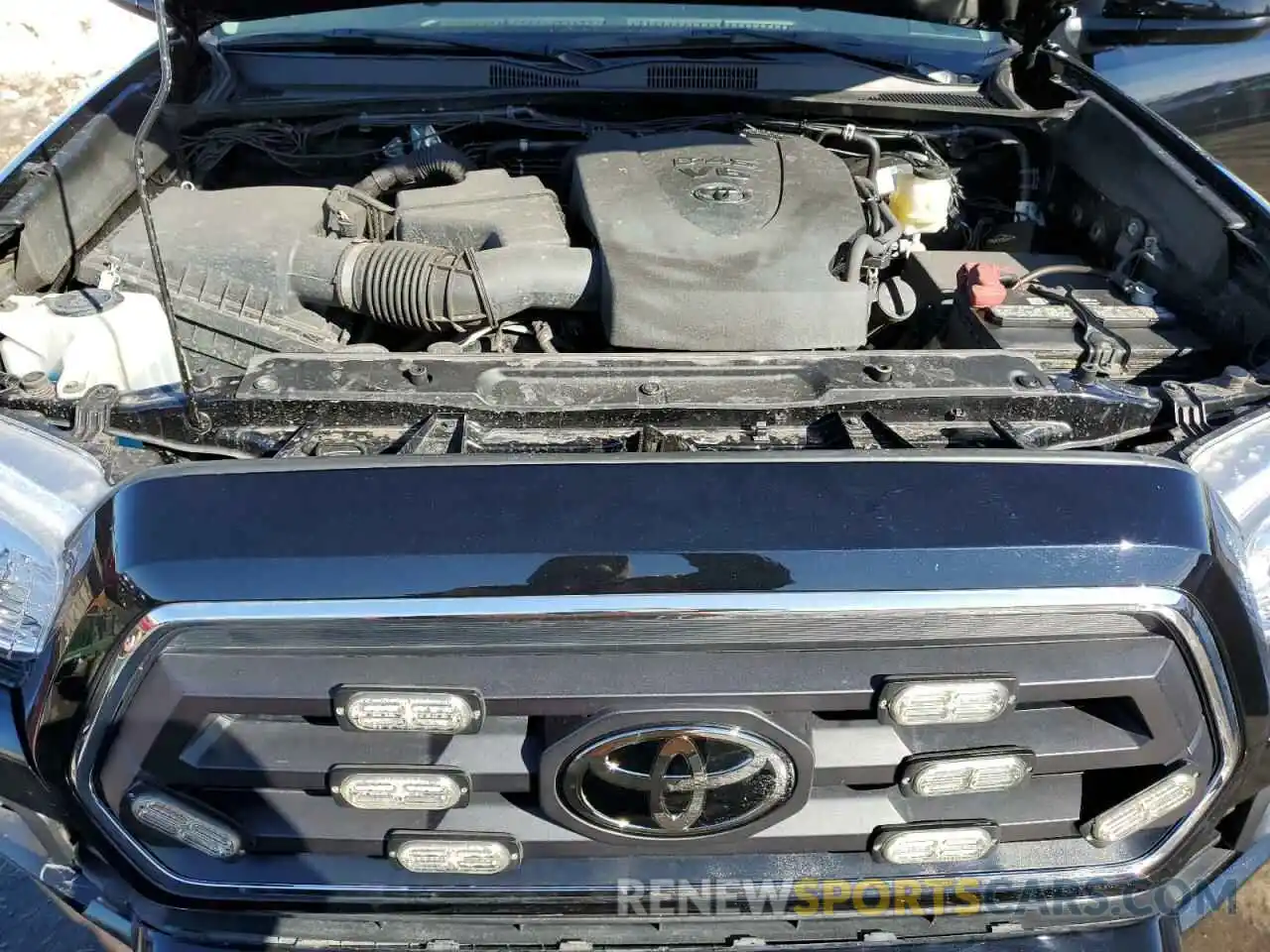 11 Photograph of a damaged car 3TYCZ5AN8NT070526 TOYOTA TACOMA 2022