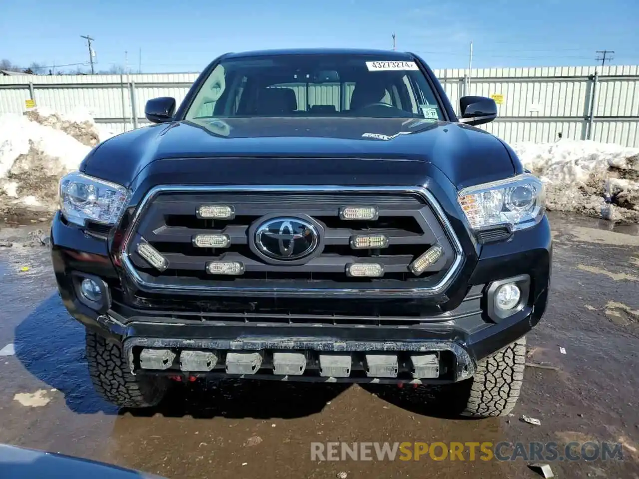 5 Photograph of a damaged car 3TYCZ5AN8NT070526 TOYOTA TACOMA 2022