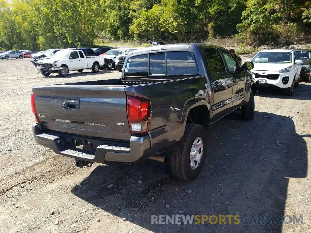 4 Photograph of a damaged car 3TYCZ5AN8NT072728 TOYOTA TACOMA 2022