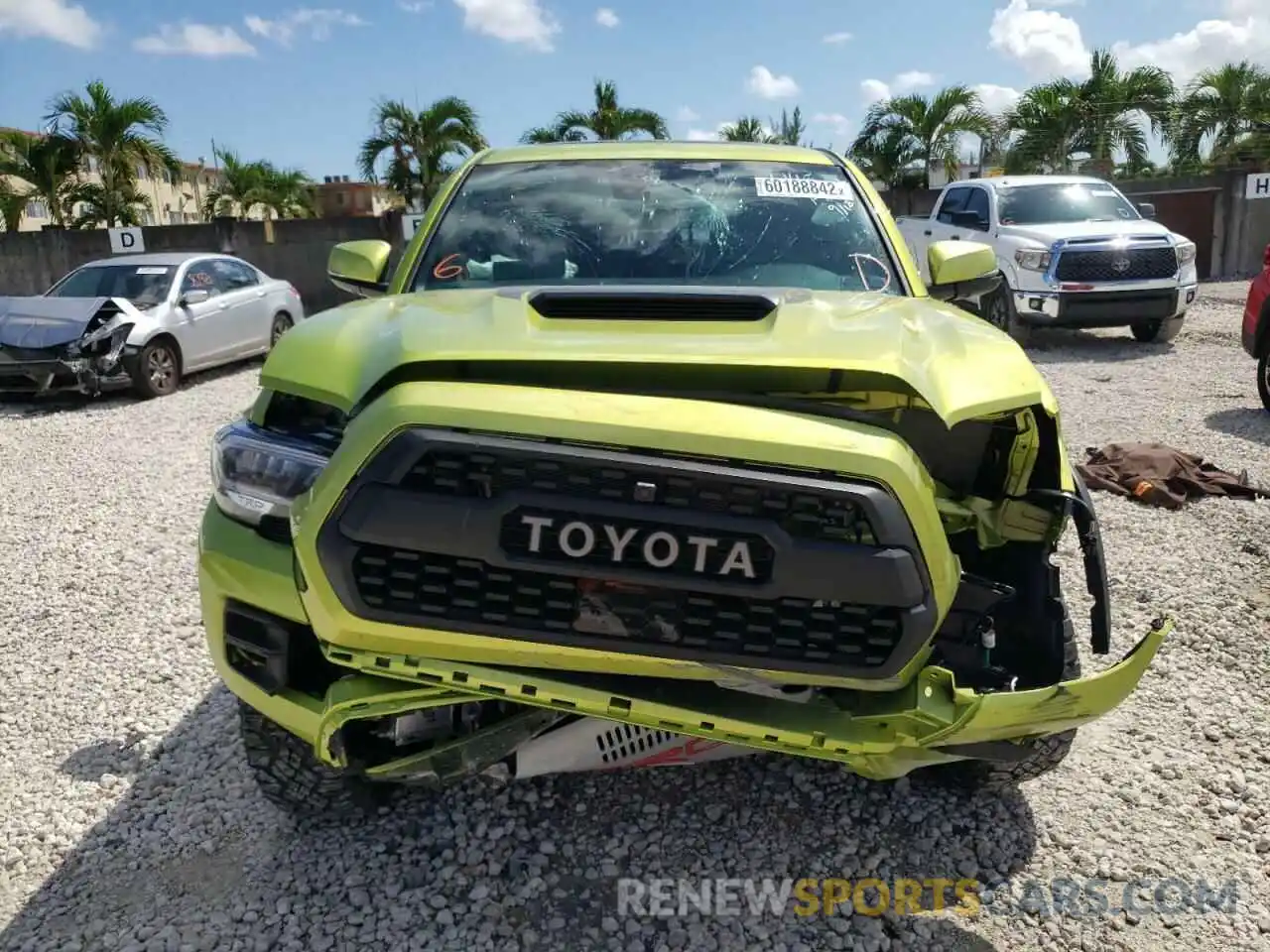 9 Photograph of a damaged car 3TYCZ5AN8NT094115 TOYOTA TACOMA 2022