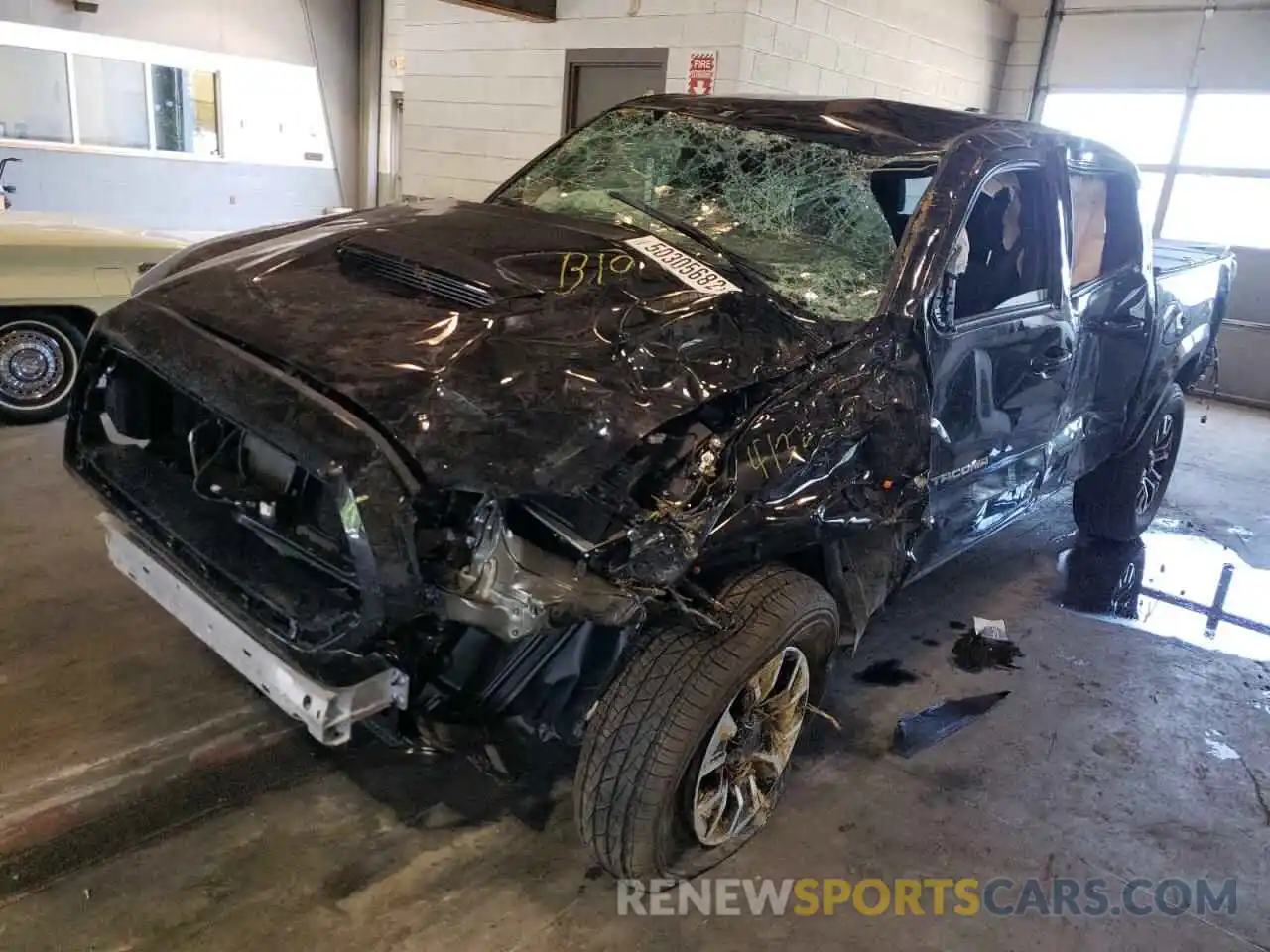 2 Photograph of a damaged car 3TYCZ5ANXNT063836 TOYOTA TACOMA 2022