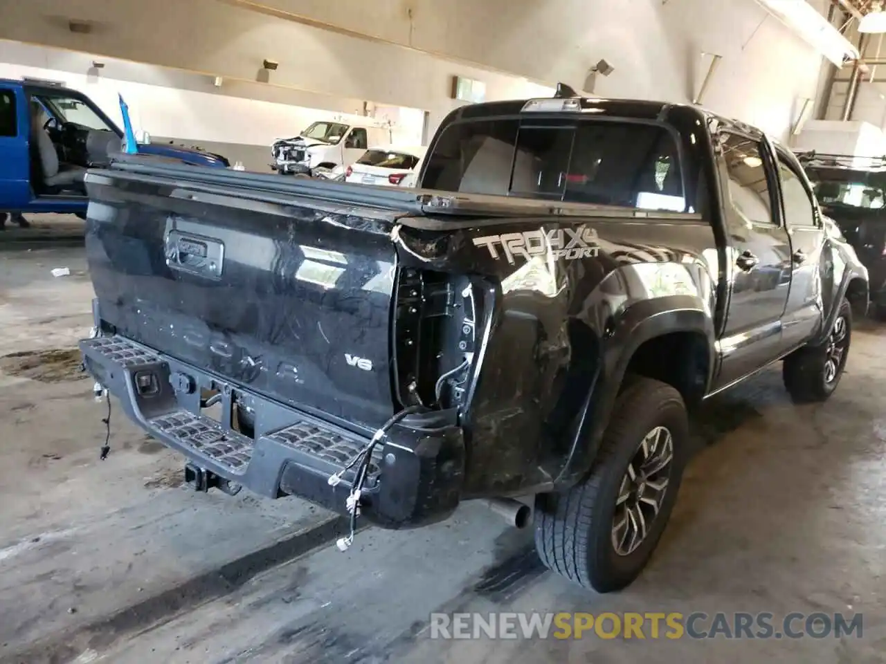 4 Photograph of a damaged car 3TYCZ5ANXNT063836 TOYOTA TACOMA 2022