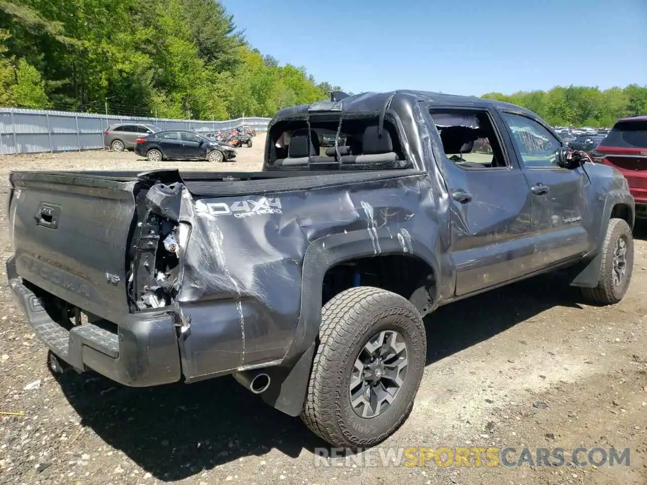 4 Photograph of a damaged car 3TYCZ5ANXNT066199 TOYOTA TACOMA 2022