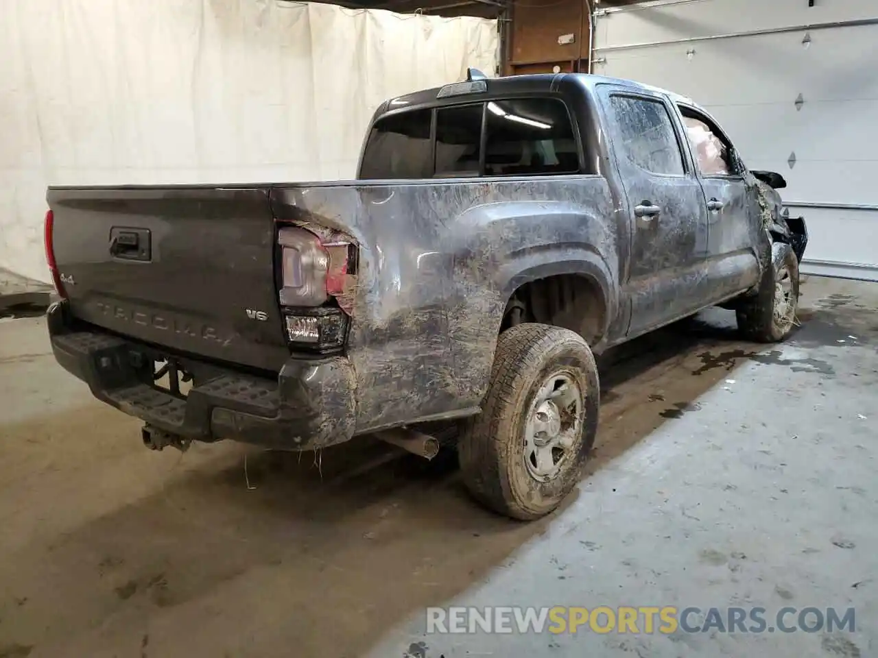 4 Photograph of a damaged car 3TYCZ5ANXNT076599 TOYOTA TACOMA 2022