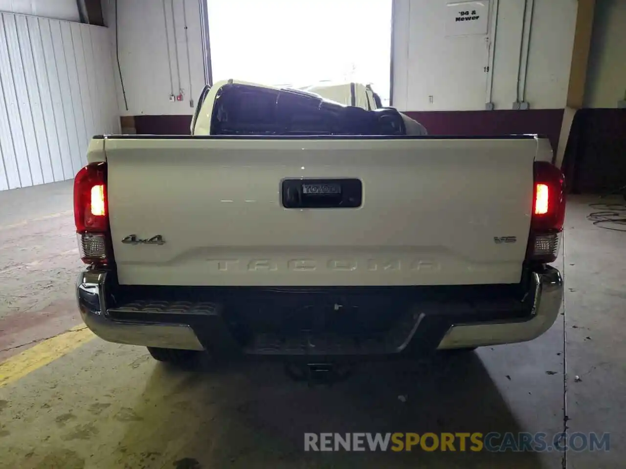 6 Photograph of a damaged car 3TYDZ5BN4NT016188 TOYOTA TACOMA 2022