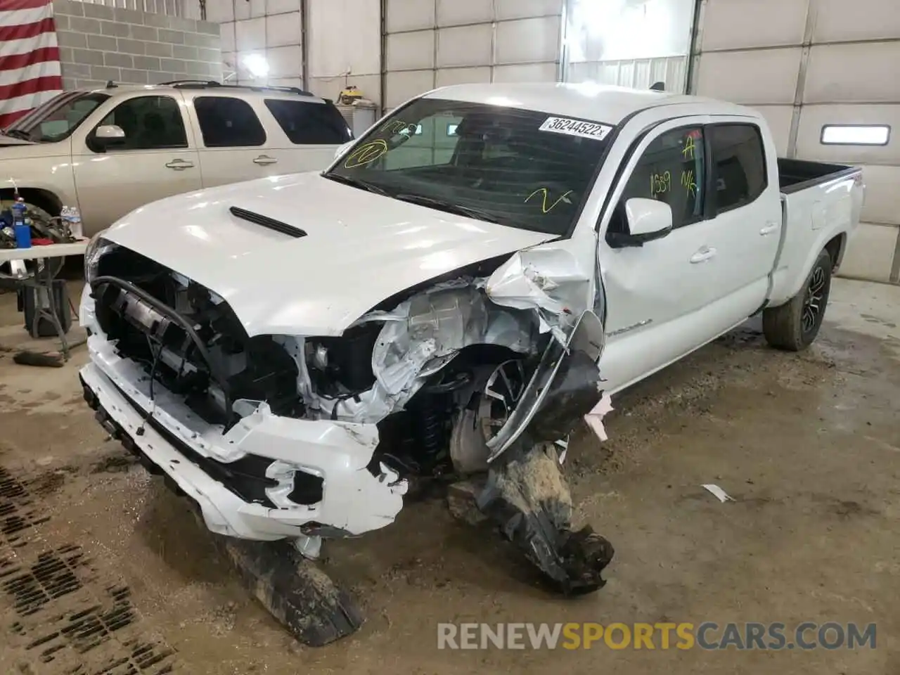 2 Photograph of a damaged car 3TYDZ5BN5NT005538 TOYOTA TACOMA 2022