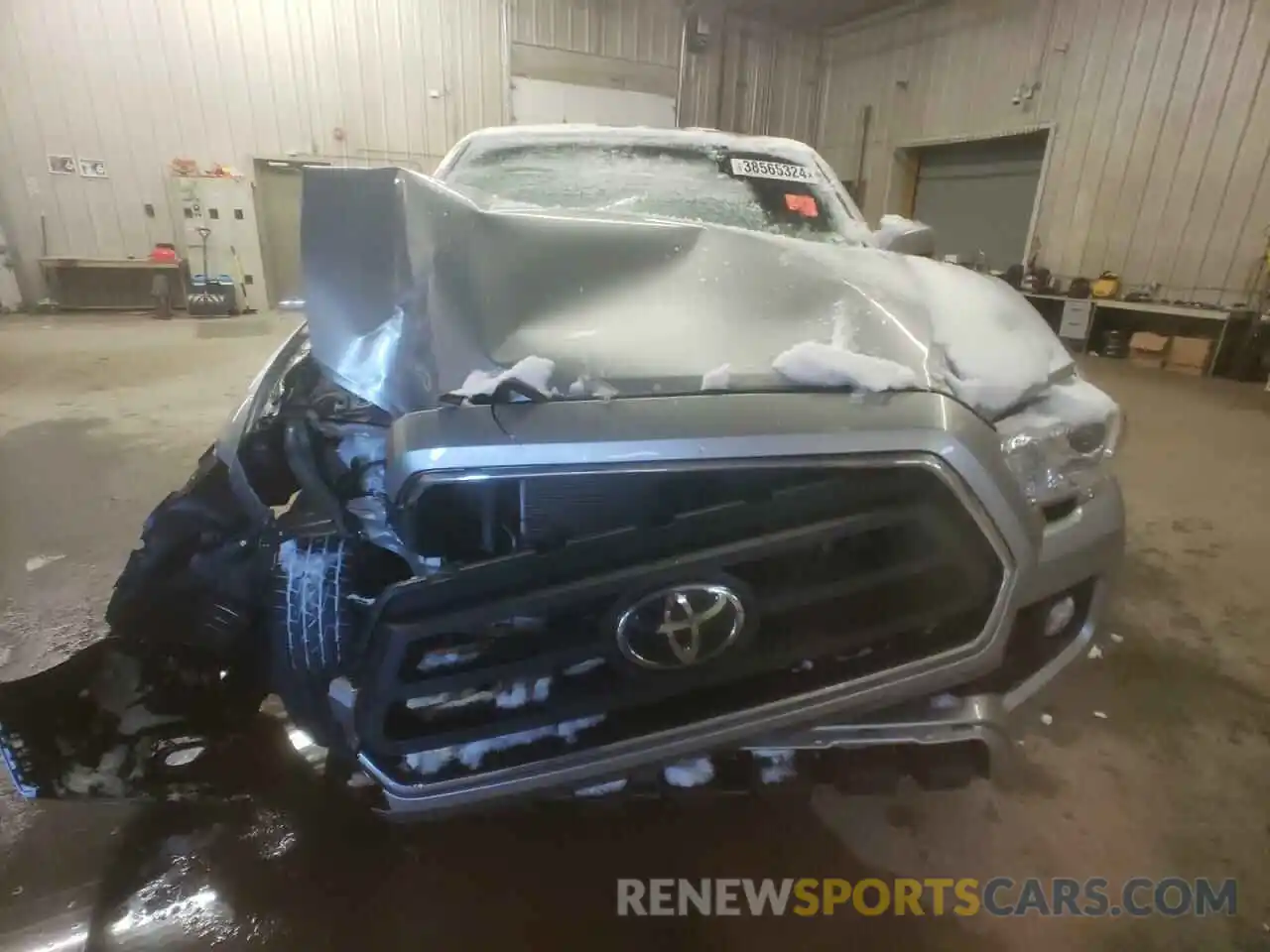 5 Photograph of a damaged car 3TYRX5GN5NT060110 TOYOTA TACOMA 2022