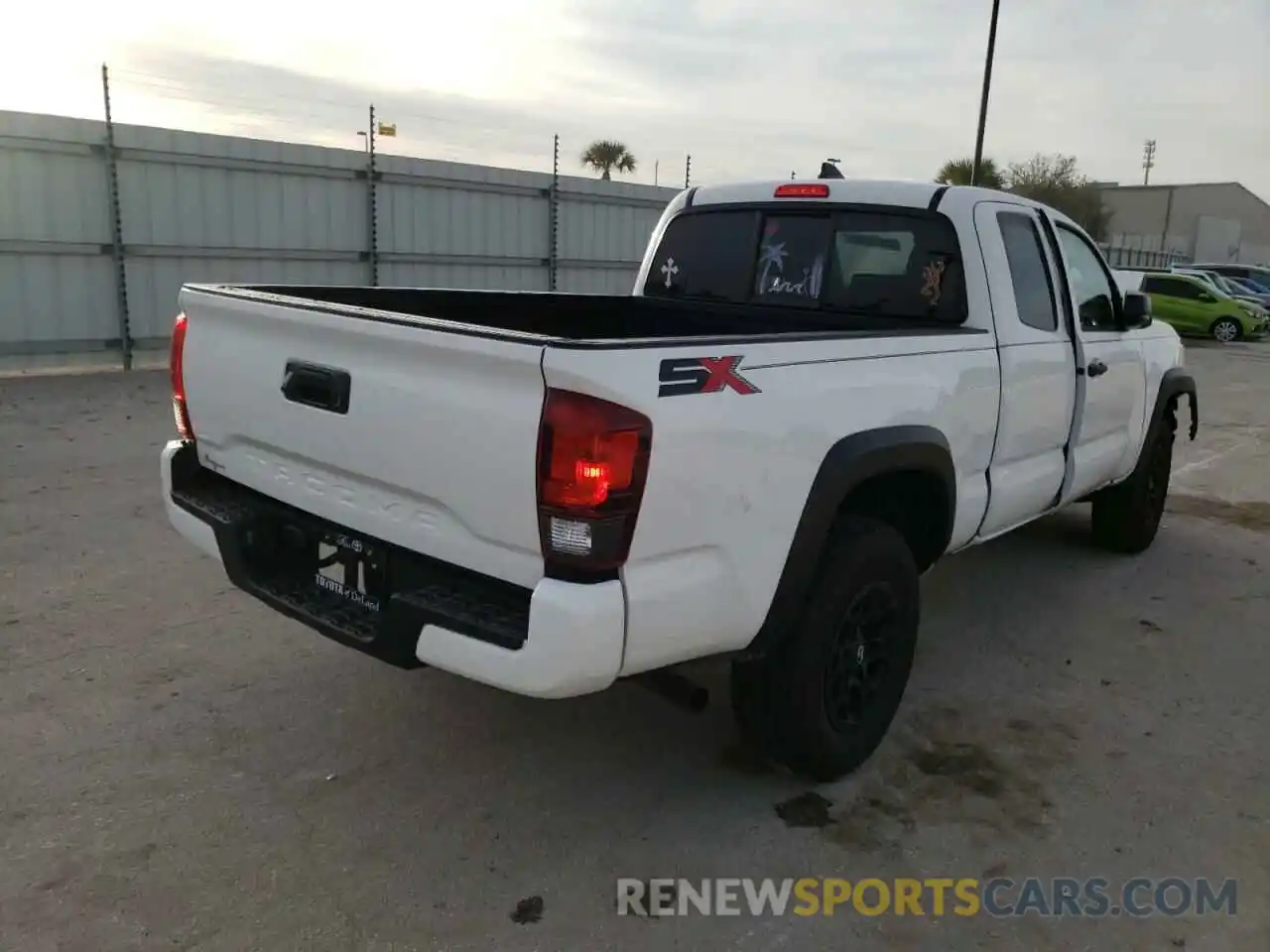 4 Photograph of a damaged car 3TYRX5GN8NT040112 TOYOTA TACOMA 2022