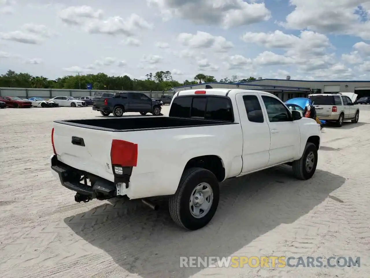 4 Photograph of a damaged car 3TYRZ5CN5NT017967 TOYOTA TACOMA 2022