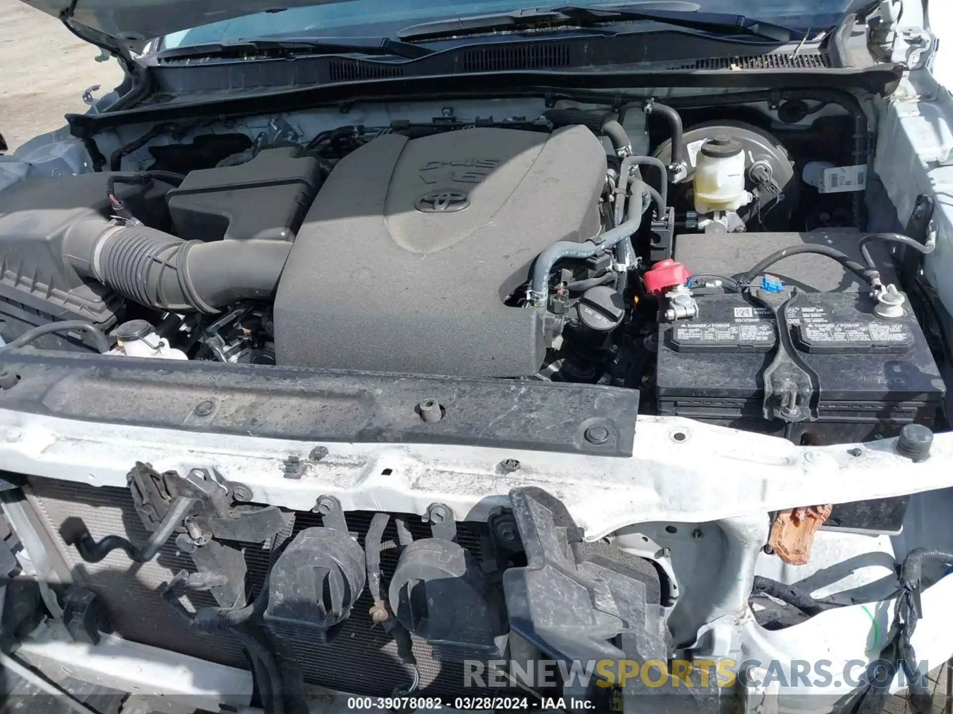 10 Photograph of a damaged car 3TYRZ5CN6NT016293 TOYOTA TACOMA 2022