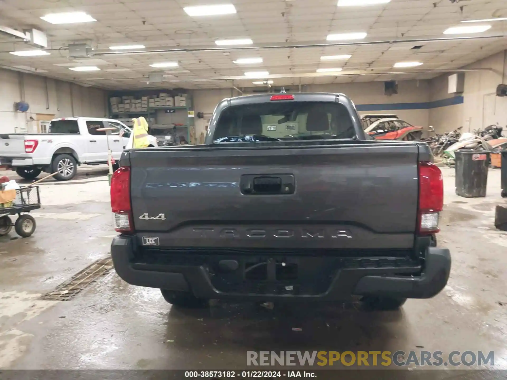 17 Photograph of a damaged car 3TYSX5ENXNT013739 TOYOTA TACOMA 2022