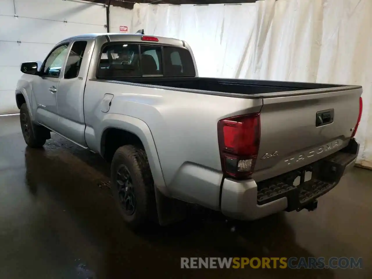 3 Photograph of a damaged car 3TYSZ5AN4NT082698 TOYOTA TACOMA 2022