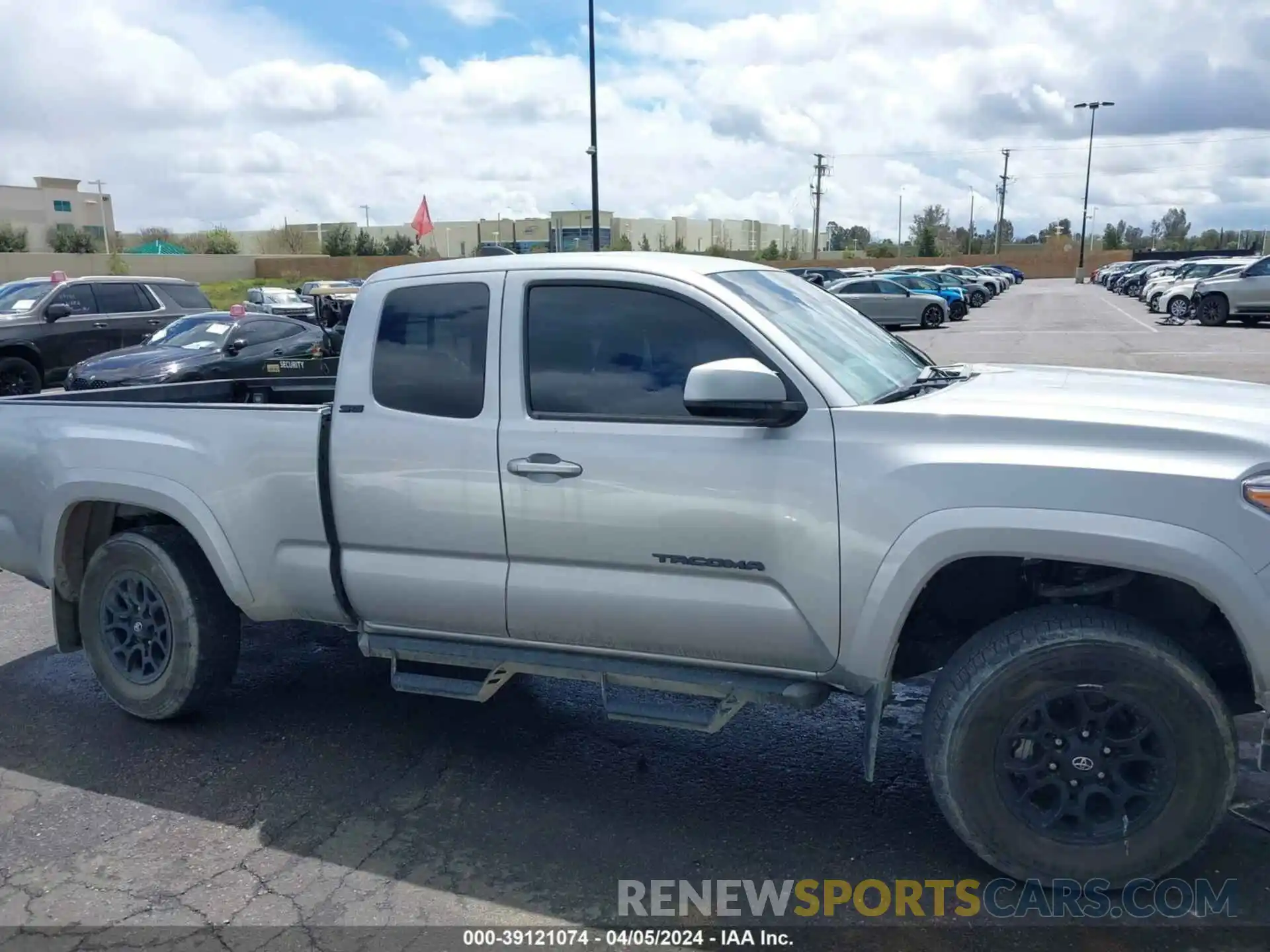 12 Photograph of a damaged car 3TYSZ5AN7NT093985 TOYOTA TACOMA 2022