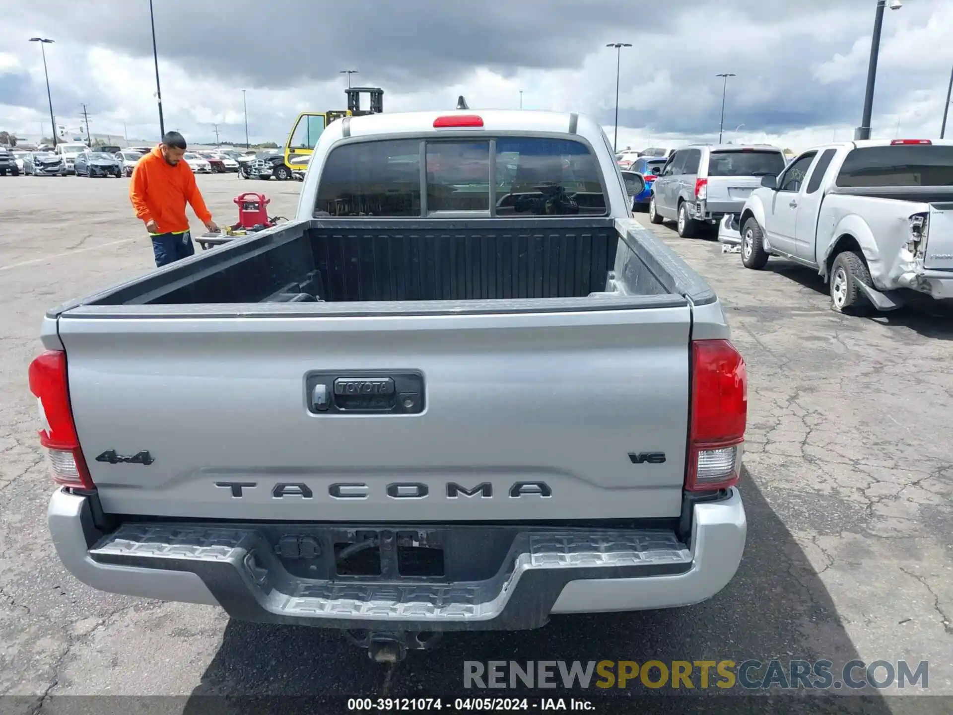 15 Photograph of a damaged car 3TYSZ5AN7NT093985 TOYOTA TACOMA 2022