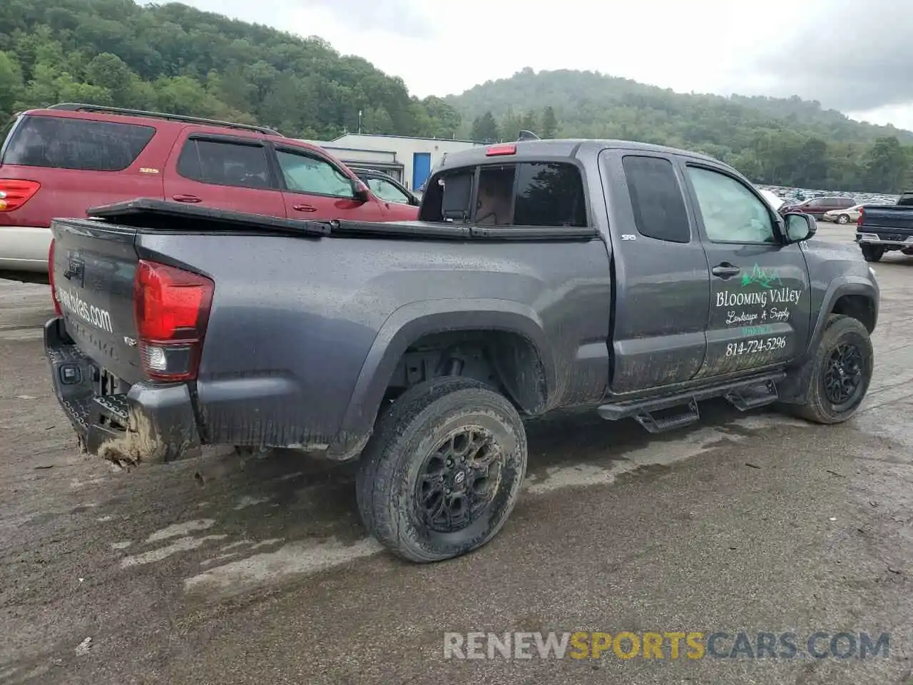 3 Photograph of a damaged car 3TYSZ5AN8NT089458 TOYOTA TACOMA 2022