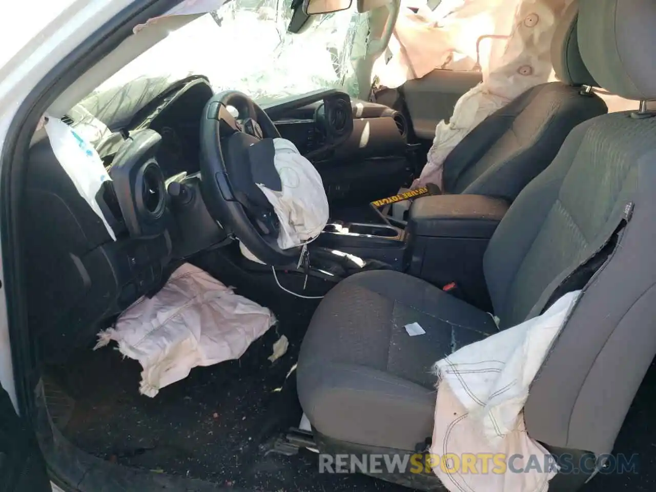 5 Photograph of a damaged car 3TYSZ5AN9NT063337 TOYOTA TACOMA 2022