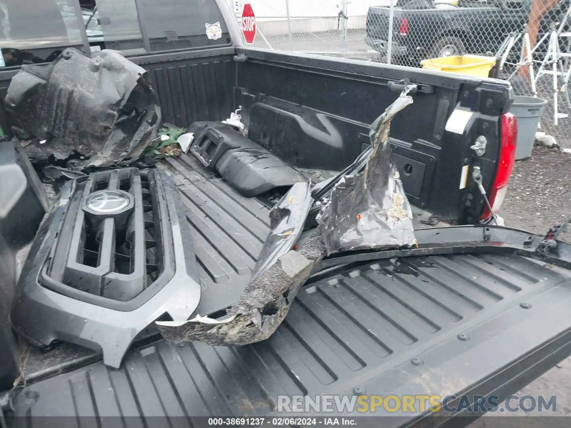 12 Photograph of a damaged car 3TYSZ5ANXNT097321 TOYOTA TACOMA 2022