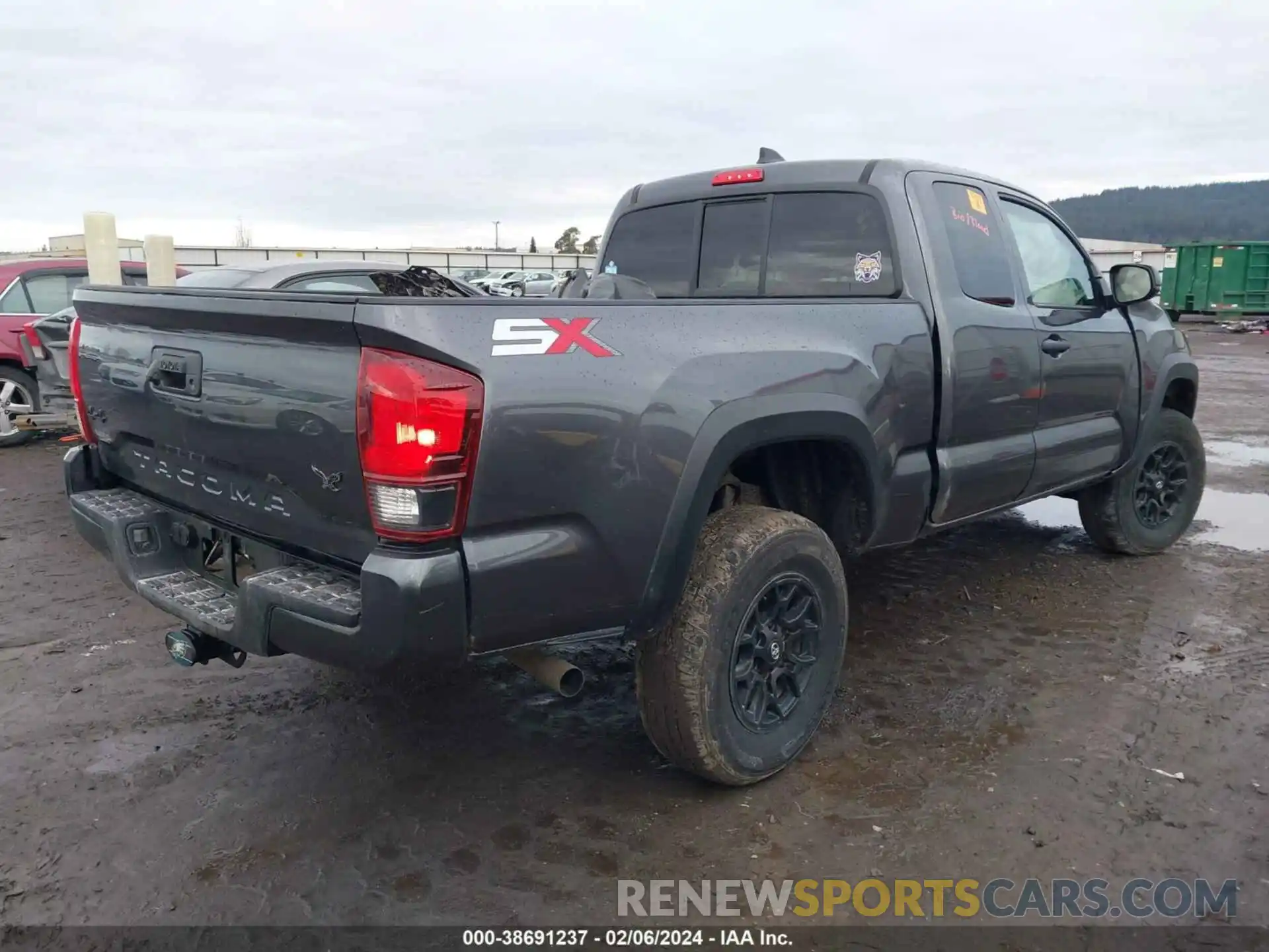 4 Photograph of a damaged car 3TYSZ5ANXNT097321 TOYOTA TACOMA 2022