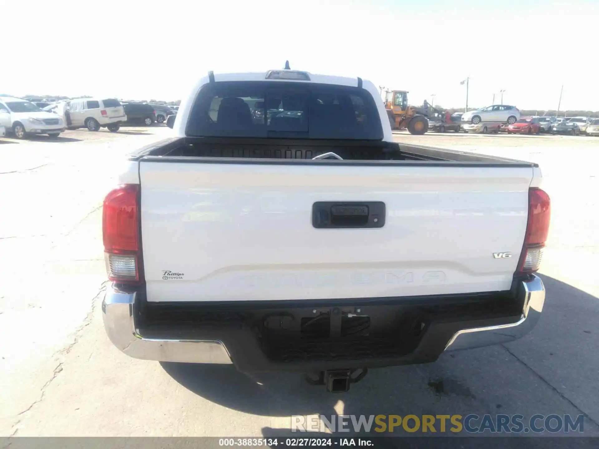 17 Photograph of a damaged car 3TMAZ5CN2PM210766 TOYOTA TACOMA 2023