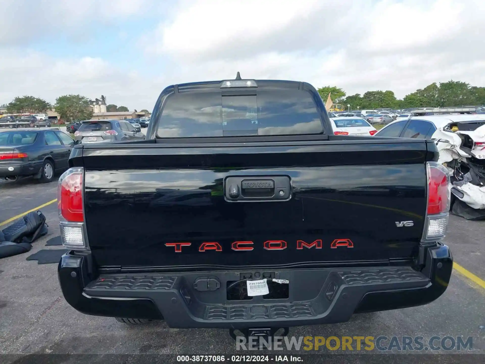 16 Photograph of a damaged car 3TMAZ5CNXPM213995 TOYOTA TACOMA 2023