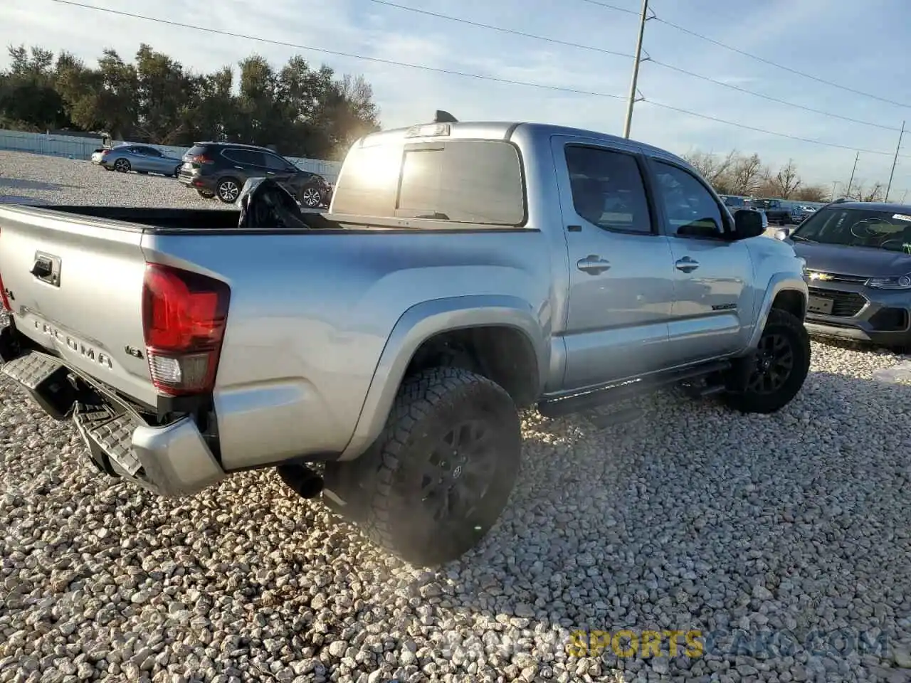 3 Фотография поврежденного автомобиля 3TMCZ5AN0PM638007 TOYOTA TACOMA 2023