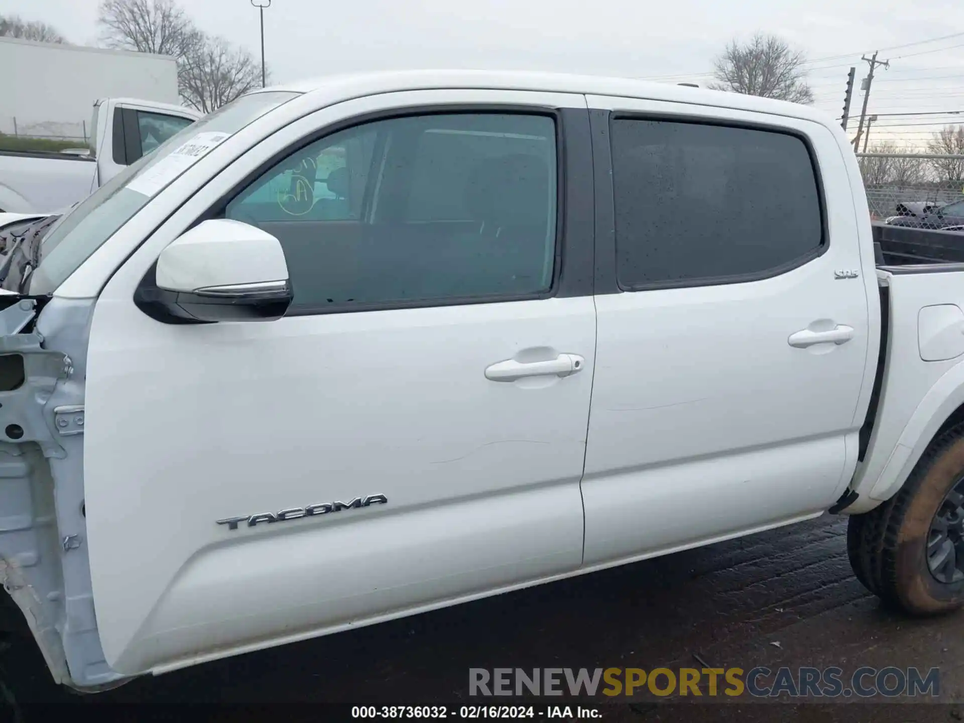 15 Photograph of a damaged car 3TMCZ5AN1PM561289 TOYOTA TACOMA 2023