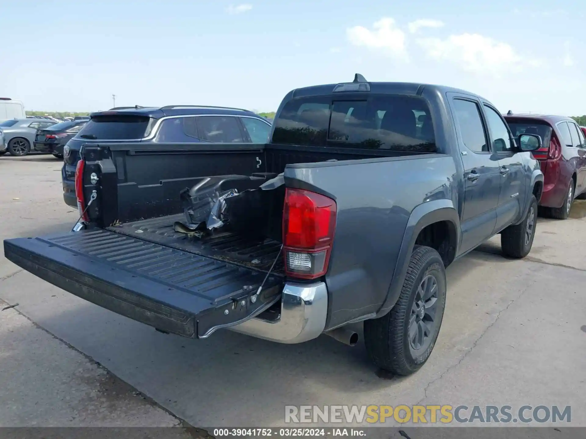 4 Photograph of a damaged car 3TMCZ5AN2PM543531 TOYOTA TACOMA 2023