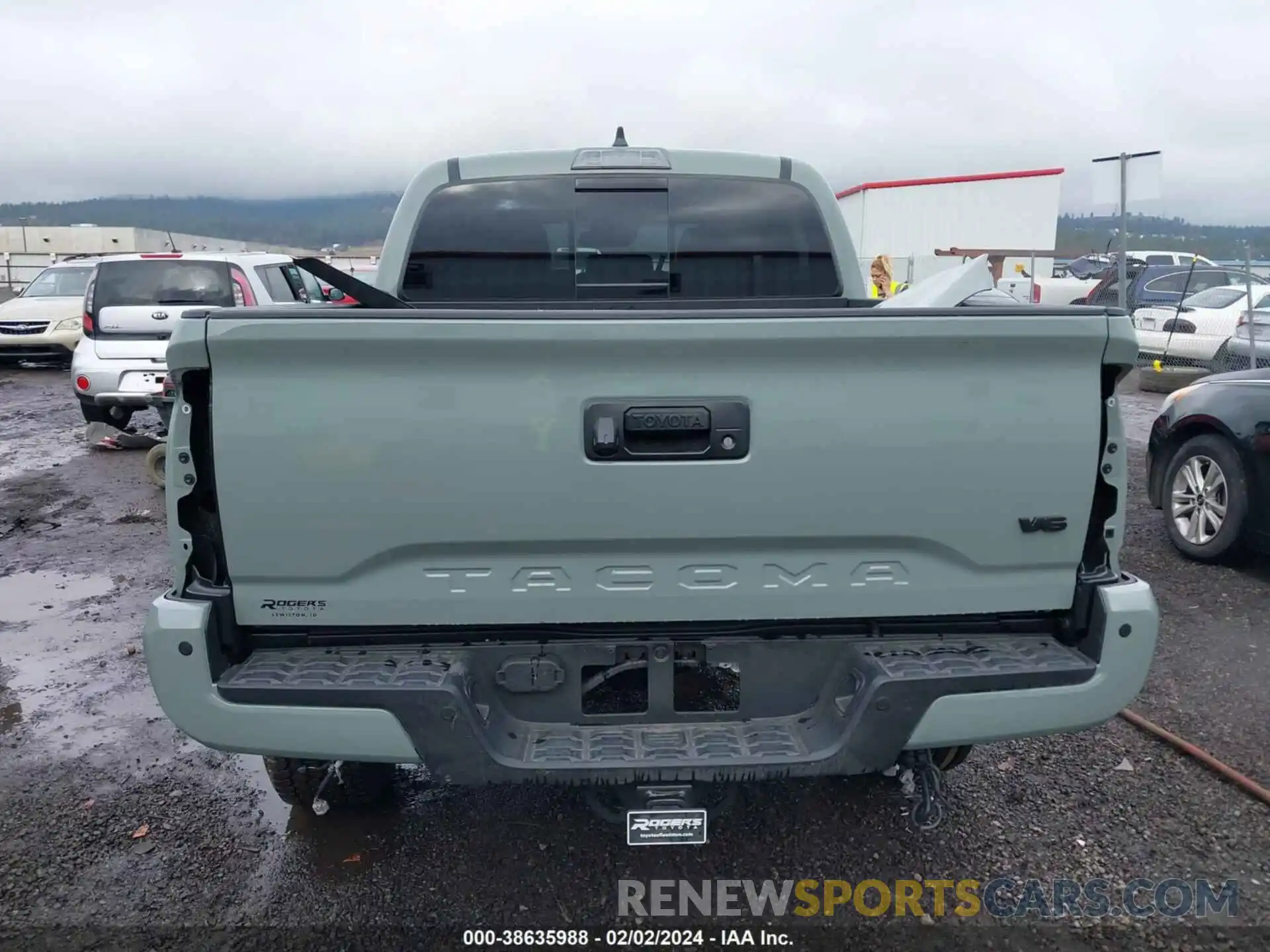 17 Photograph of a damaged car 3TMCZ5AN7PM579263 TOYOTA TACOMA 2023