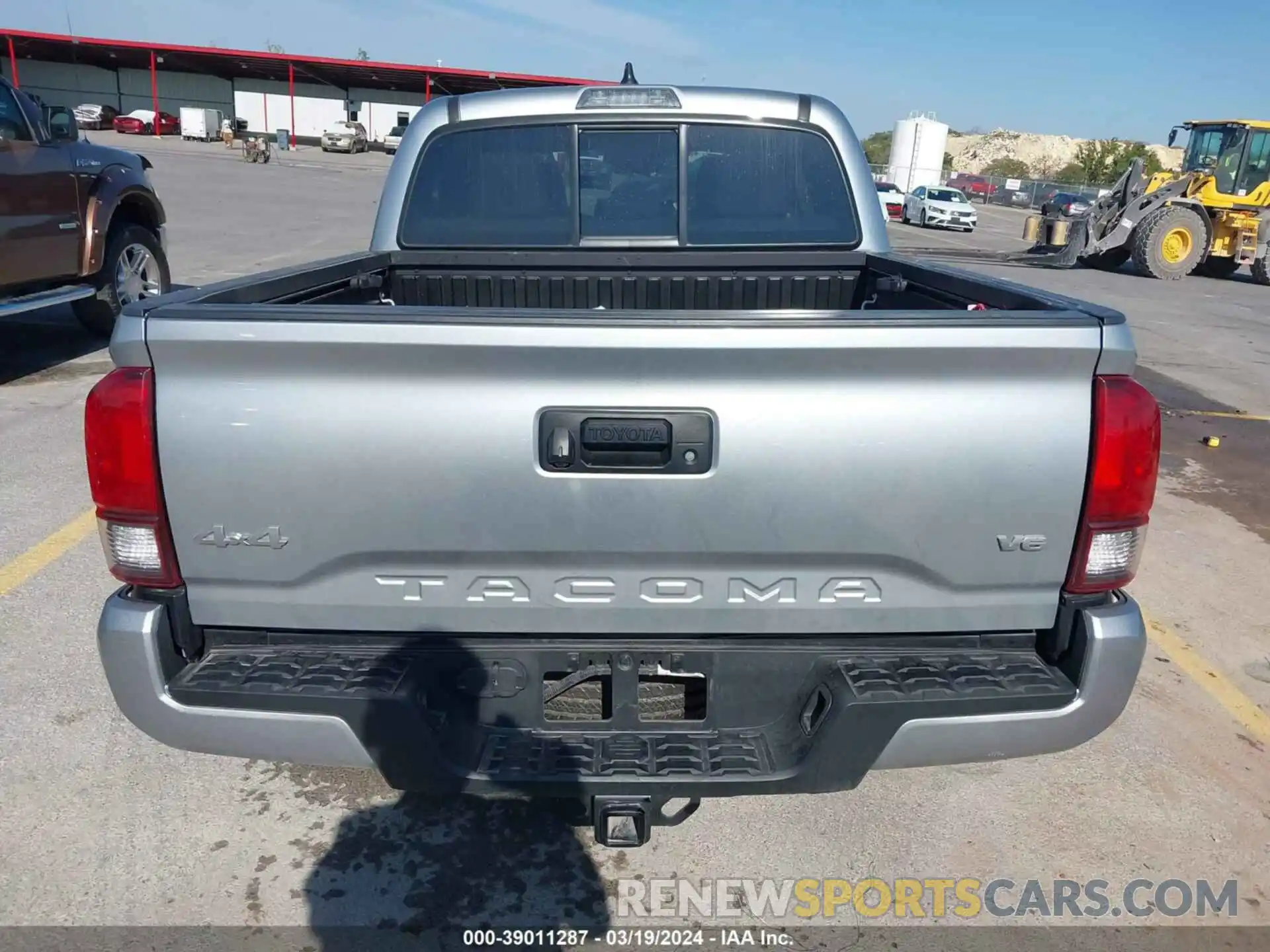 16 Photograph of a damaged car 3TYCZ5AN8PT148614 TOYOTA TACOMA 2023