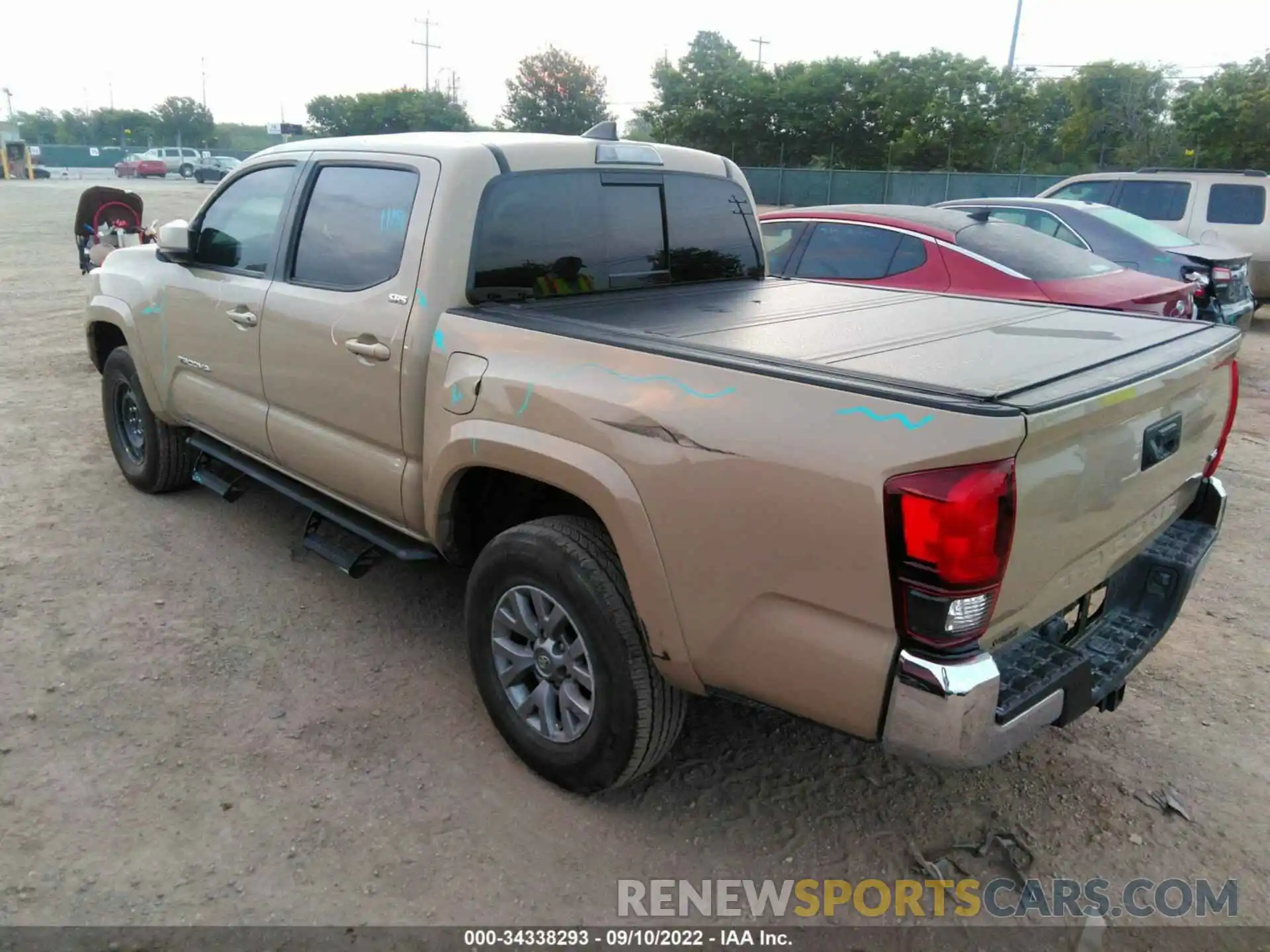 3 Фотография поврежденного автомобиля 3TMAZ5CN0KM083962 TOYOTA TACOMA 2WD 2019