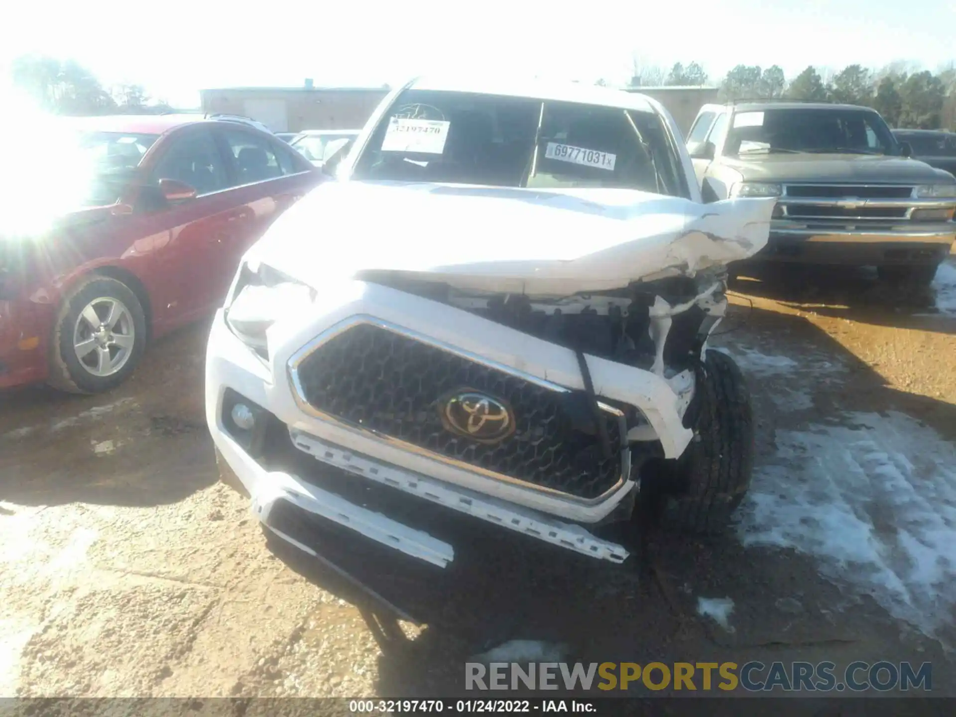 6 Photograph of a damaged car 3TMAZ5CN0KM086795 TOYOTA TACOMA 2WD 2019