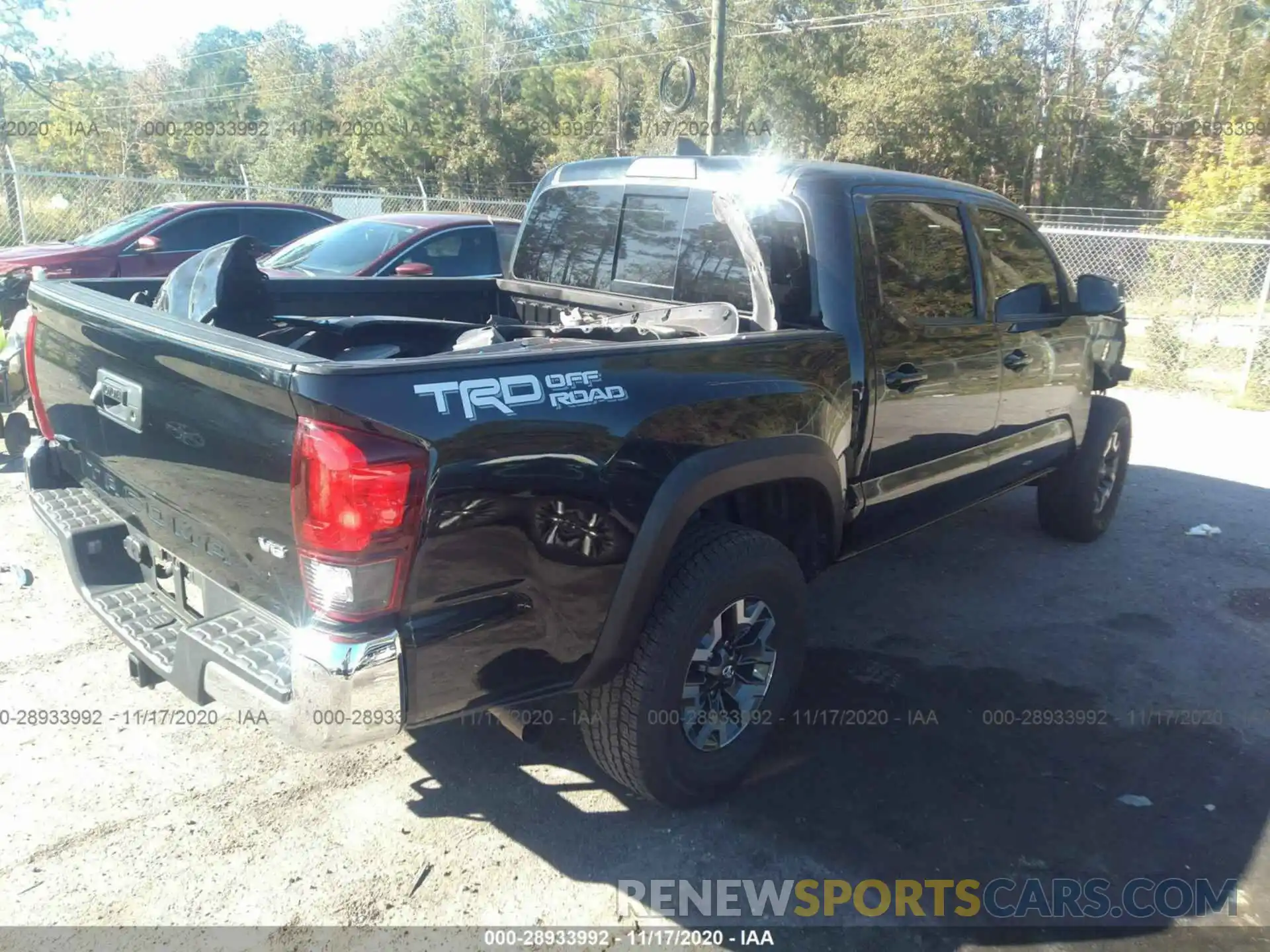 4 Photograph of a damaged car 3TMAZ5CN0KM092547 TOYOTA TACOMA 2WD 2019