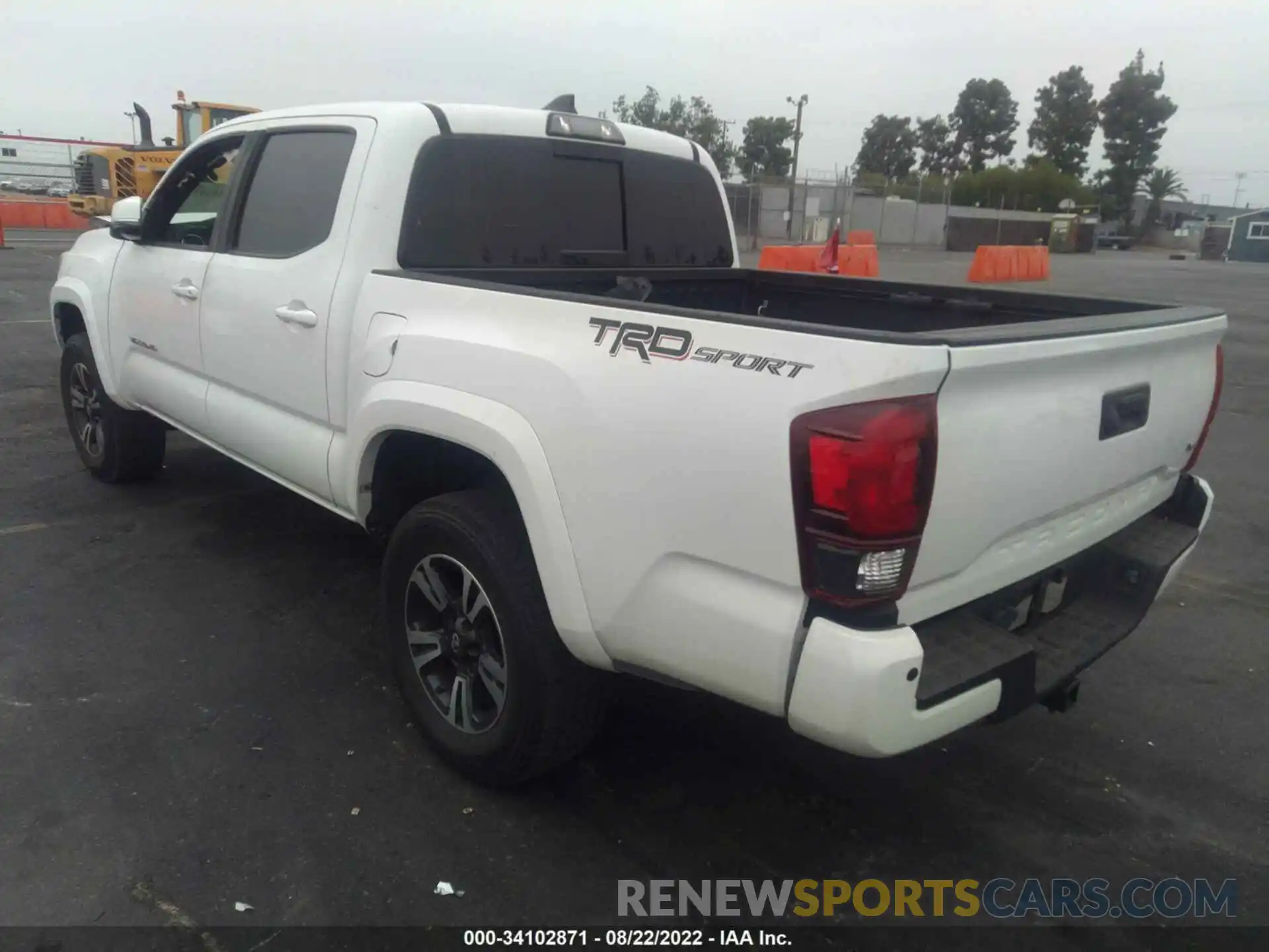 3 Фотография поврежденного автомобиля 3TMAZ5CN0KM101537 TOYOTA TACOMA 2WD 2019